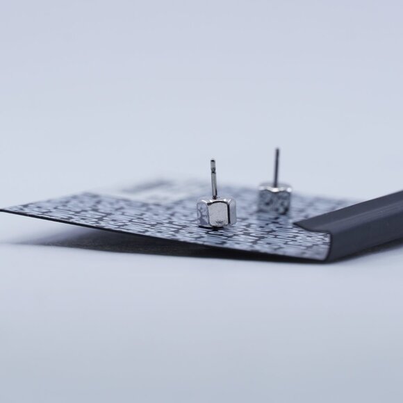 New Marc Jacobs M3PE 639 Earrings - Picture 4 of 8